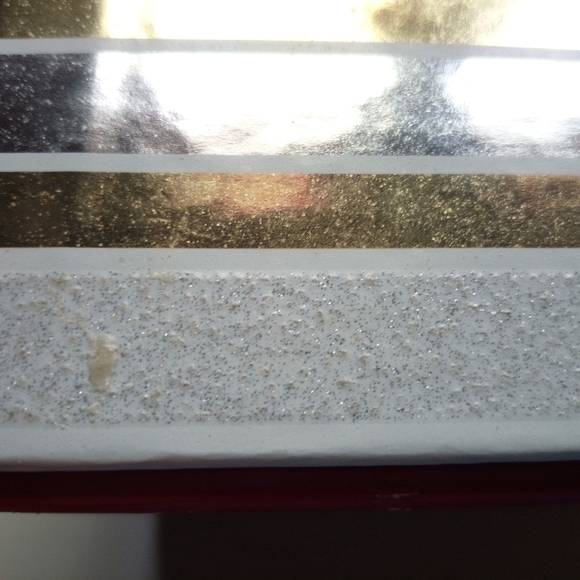 Estée Lauder Holiday Protect + Hydrate Gift 4pc Set - Picture 4 of 16